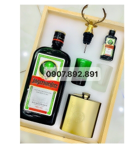 HỘP QUÀ JAGERMEISTER 700ML/1000ML + 1 bình HIPFLASK + 1 Vòi rót rượu + 1 Jgaer 20ml + 2 Ly Shot jager + Túi 