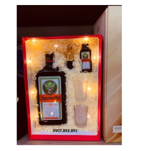 SET HỘP QUÀ RƯỢU JAGERMEISTER 5 MÓN
