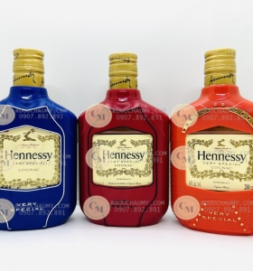 Hennessy 200ml + Case - 1 bottle